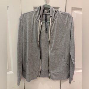 Vuori Halo Performance Hoodie size S in Pale Grey Heather